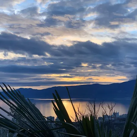 Seashell 2 Bedrooms With Sea View * Rijeka
